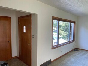 1808 Elm St in West Des Moines, IA - Building Photo - Building Photo