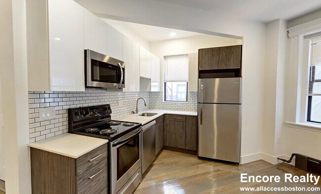 11 Queensberry St in Boston, MA - Building Photo - Building Photo