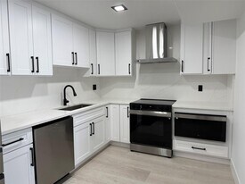 3010 N Course Dr, Unit 207 in Pompano Beach, FL - Building Photo