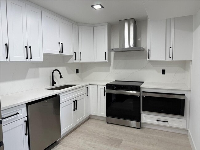 property at 3010 N Course Dr