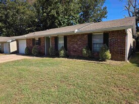 1000 Lehman Dr in Jacksonville, AR - Building Photo