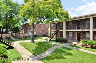 La Carmona in Houston, TX - Building Photo - Building Photo