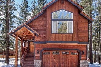 2989 Fresno Ave in South Lake Tahoe, CA - Building Photo - Building Photo