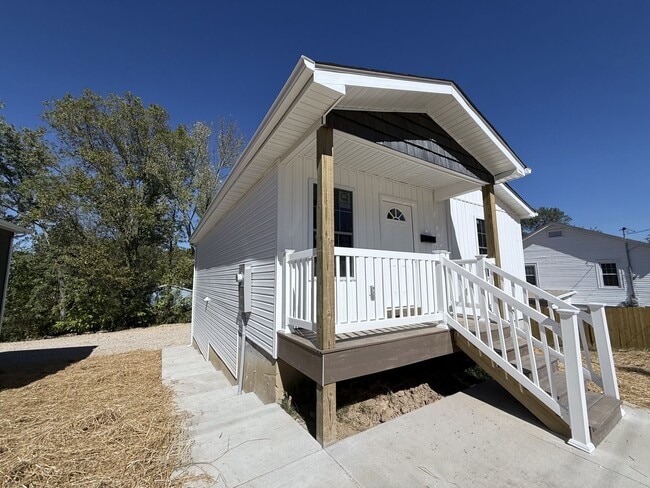 property at 539 E Vine St