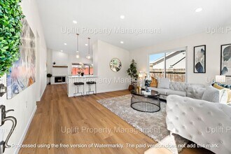 5055 Andrew Jackson St in Oceanside, CA - Building Photo - Building Photo