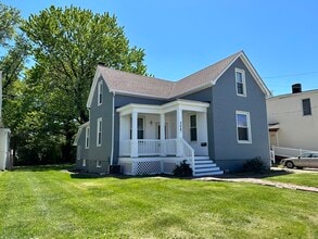304 S 20th St in Belleville, IL - Foto de edificio - Building Photo