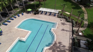 Sunset Lakes in Lakeland, FL - Building Photo - Building Photo