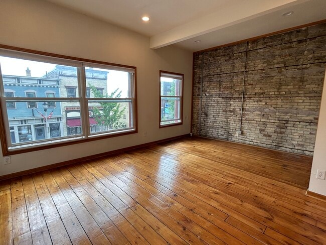 219 N Franklin St, Unit 219 in Port Washington, WI - Building Photo - Building Photo