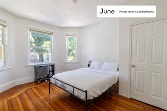 Private bedroom in 5 bed/2 bath Home in Boston, MA - Building Photo - Building Photo