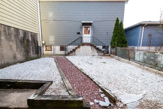 412 Walker St in Fairview, NJ - Building Photo - Building Photo