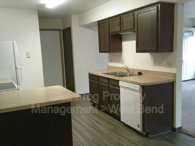 N18-W5317 Pierce Ct in Cedarburg, WI - Building Photo - Building Photo