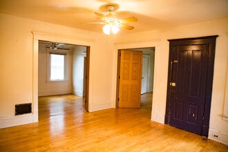 1075 24th Ave SE in Minneapolis, MN - Building Photo - Building Photo