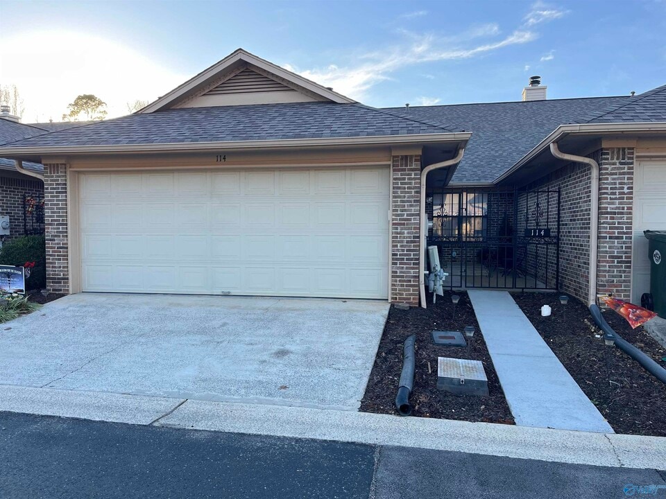 114 Waterford Trce in Scottsboro, AL - Building Photo