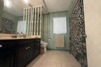 1120 Masonic Ave, Unit 1105 in Albany, CA - Foto de edificio - Building Photo