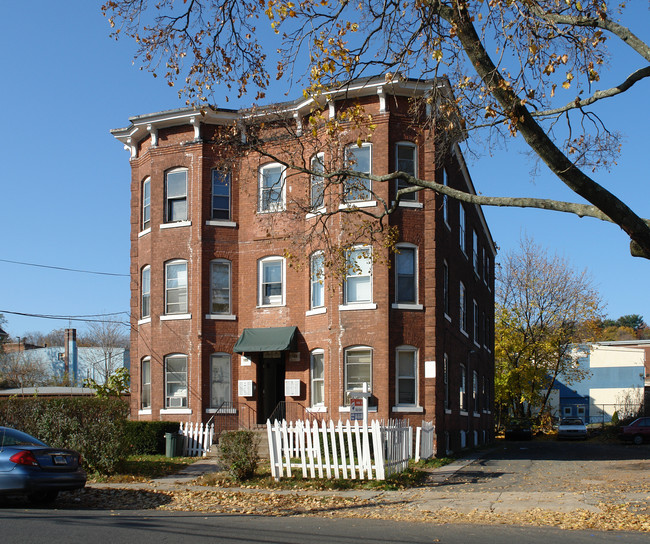 103-105 Glen St in New Britain, CT - Building Photo - Building Photo