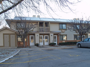 Orchard Court in West Allis, WI - Building Photo - Building Photo