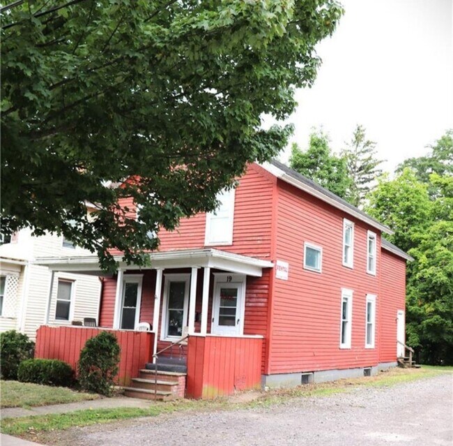 19 Terrace St in Fredonia, NY - Foto de edificio - Building Photo