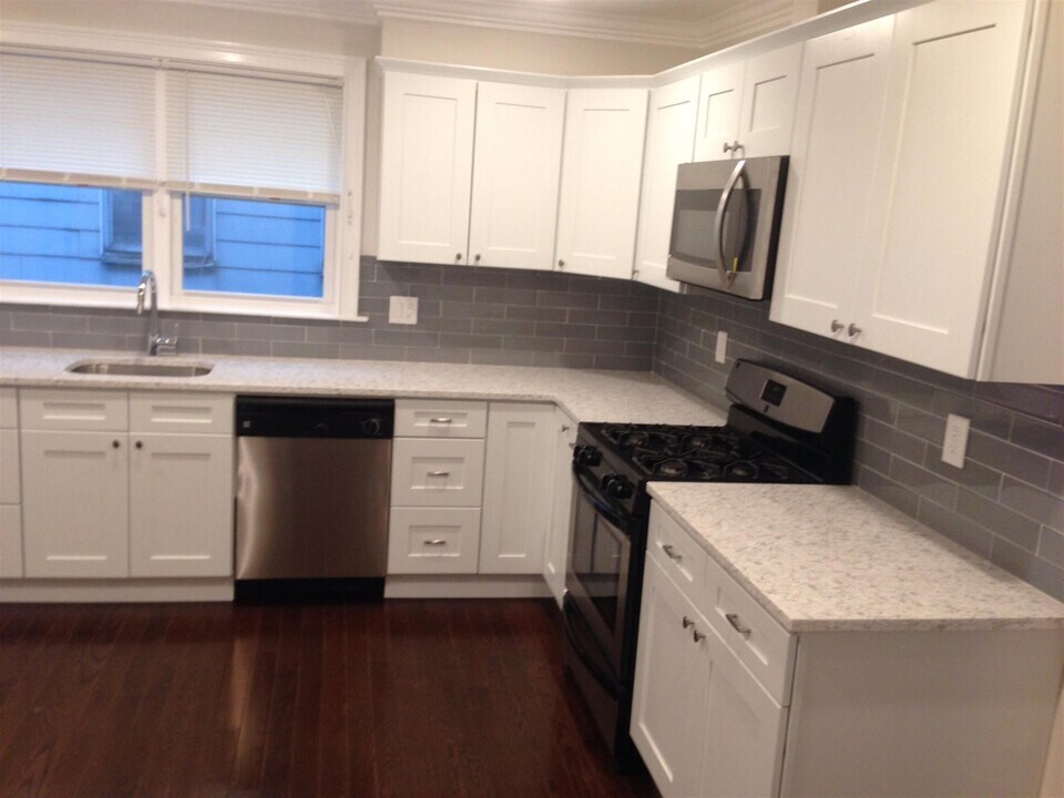 88 Gilman St, Unit 3 in Somerville, MA - Foto de edificio