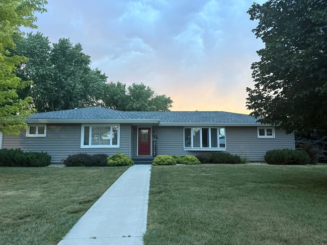 property at 922 E 12th Ave