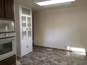 62 Young Dr in Salinas, CA - Building Photo - Building Photo