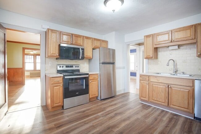 109 Carver St in Springfield, MA - Building Photo - Building Photo