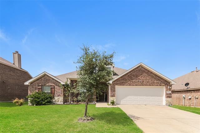221 Eagle Ridge Rd in Forney, TX - Building Photo