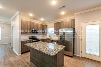 1374 N Corsica Dr in Fayetteville, AR - Building Photo - Building Photo