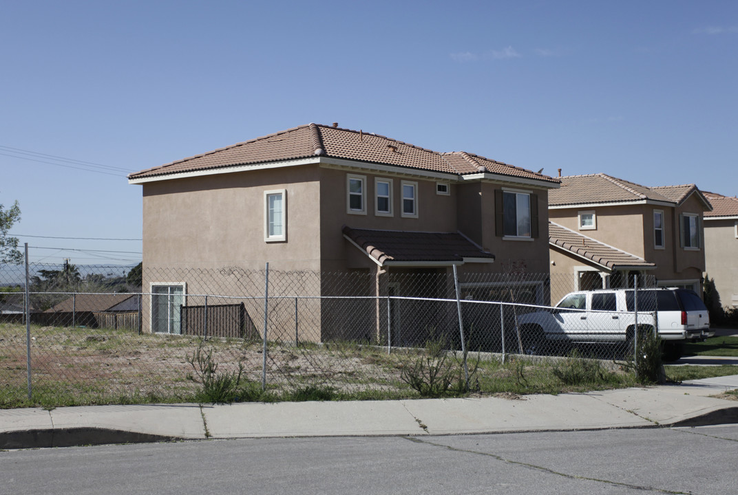 283 E 49th St in San Bernardino, CA - Building Photo