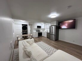 1747 NE 147th St in Shoreline, WA - Building Photo