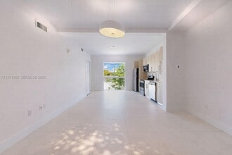 519 SW 5th Ave in Miami, FL - Foto de edificio - Building Photo