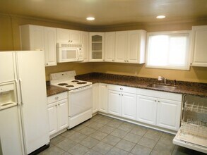 1941 28th Pl in Florence, OR - Building Photo - Building Photo