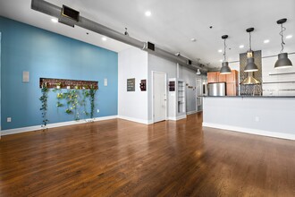 321 Washington St, Unit 4 in Hoboken, NJ - Foto de edificio - Building Photo