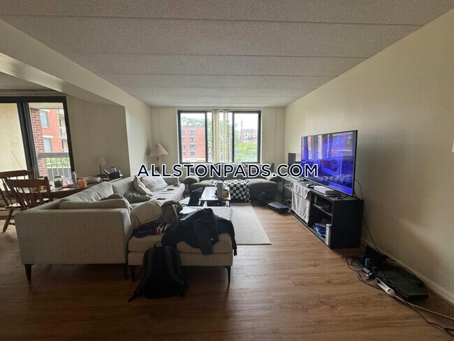 85 Brainerd Rd, Unit 303 in Boston, MA - Building Photo - Building Photo