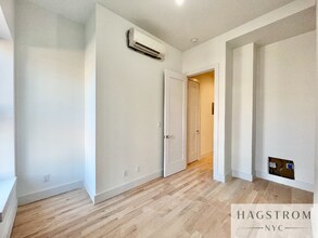 322 E 93rd St-Unit -2A in New York, NY - Building Photo - Building Photo