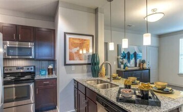 16755 W Lake Houston Pkwy in Houston, TX - Building Photo - Building Photo
