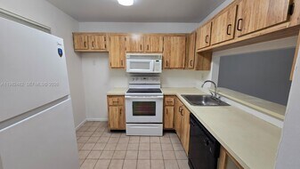 13950 NE 4th Ave in North Miami, FL - Building Photo