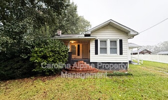 109 Pine Ave in Cherryville, NC - Building Photo