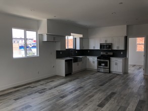 644 N Manhattan Pl in Los Angeles, CA - Building Photo - Interior Photo