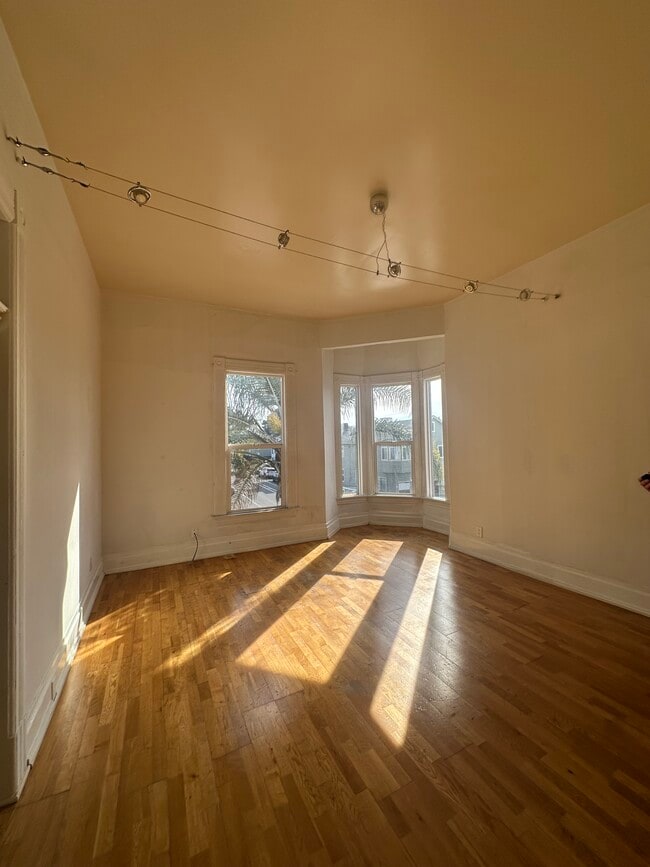 property at 848 E 15th St