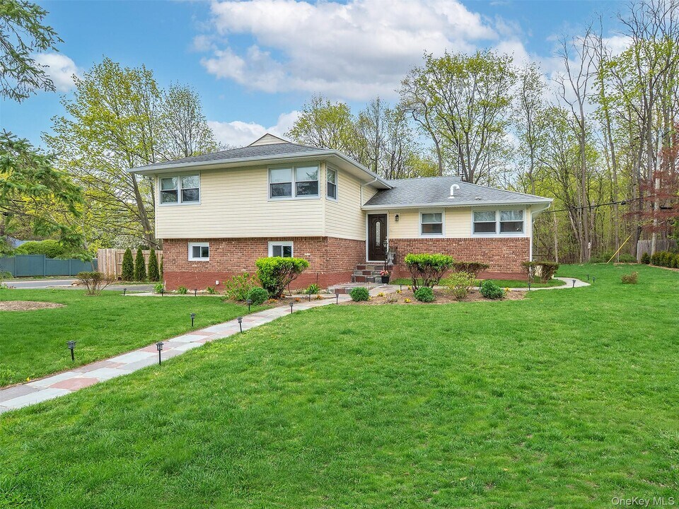 1 Milford Ln in Glen Cove, NY - Foto de edificio