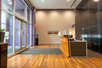 1 Earhart St, Unit 103 in Cambridge, MA - Foto de edificio - Building Photo