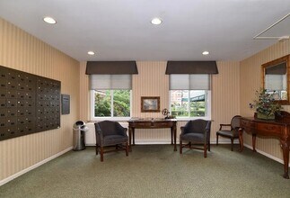 19425 Van Aken Blvd, Unit 410 in Shaker Heights, OH - Building Photo - Building Photo