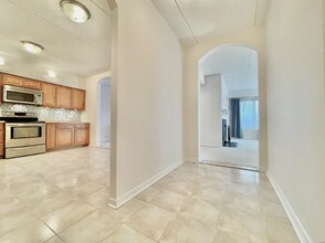 12900 W Heiden Cir in Lake Bluff, IL - Foto de edificio - Building Photo