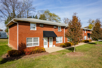 Stone Villa Court in Greensburg, PA - Building Photo - Building Photo