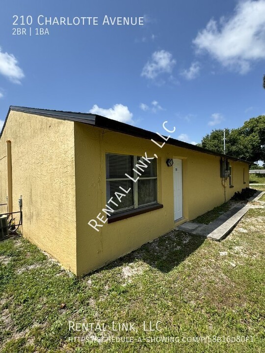 210 Charlotte Ave in Ft. Myers, FL - Building Photo