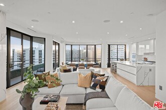 10601 Wilshire Blvd in Los Angeles, CA - Building Photo - Building Photo