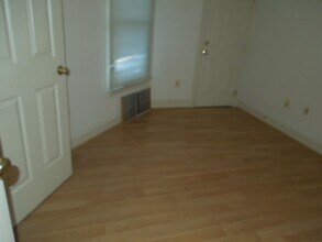 107 Royal St SW in Leesburg, VA - Foto de edificio - Building Photo