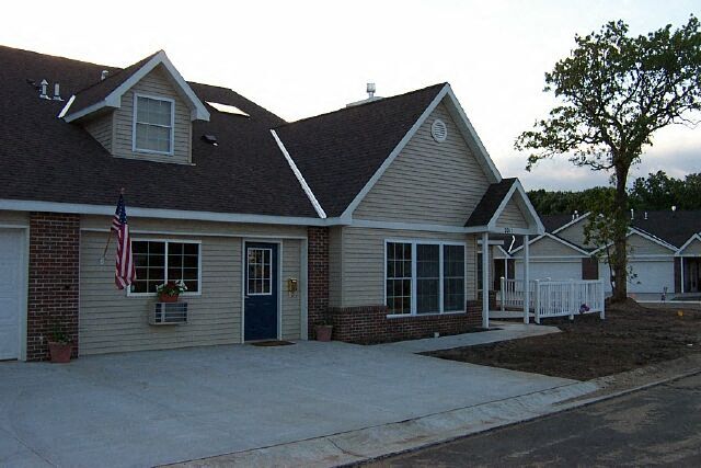 Silver Oaks Townhomes in Sartell, MN - Foto de edificio