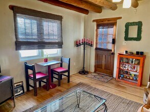 706 Galisteo St, Unit Adobe unit with yard in Santa Fe, NM - Building Photo - Building Photo