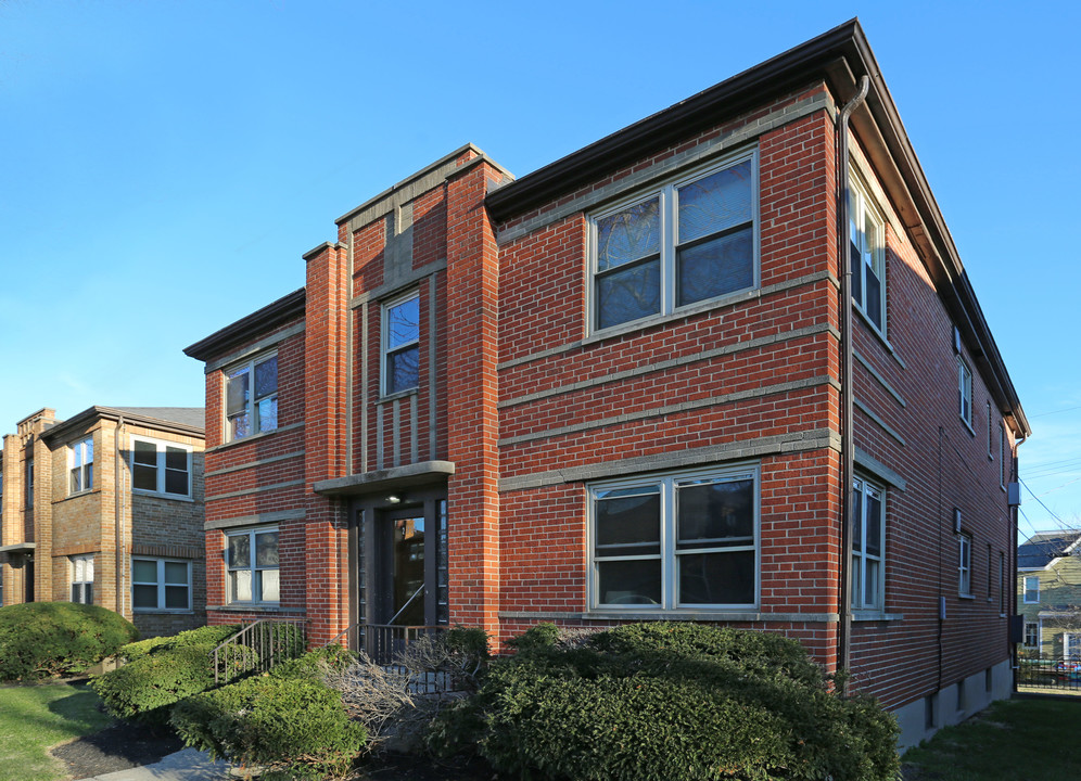 Edroy Court in Cincinnati, OH - Building Photo